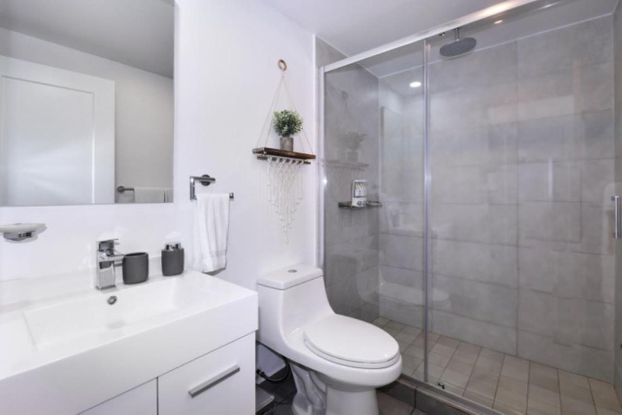 Stylish Luxury Condo, Central Location, Ocean View, Pool, Gym Oranjestad Bagian luar foto