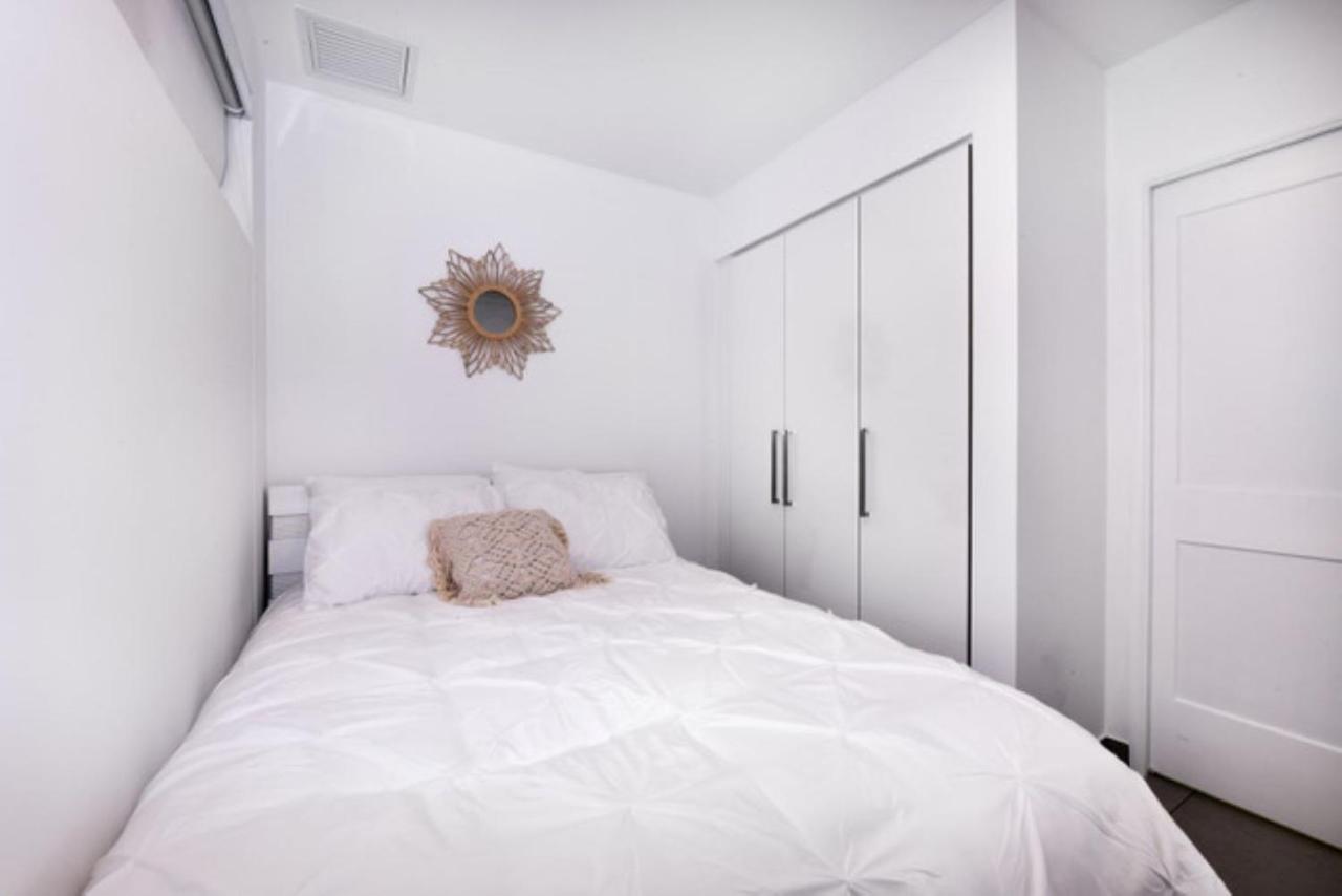 Stylish Luxury Condo, Central Location, Ocean View, Pool, Gym Oranjestad Bagian luar foto
