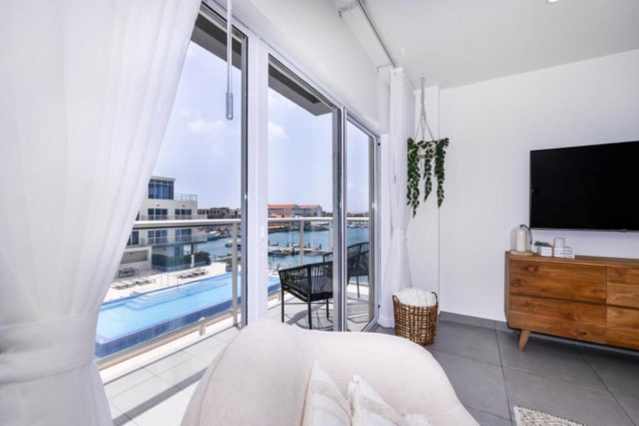 Stylish Luxury Condo, Central Location, Ocean View, Pool, Gym Oranjestad Bagian luar foto