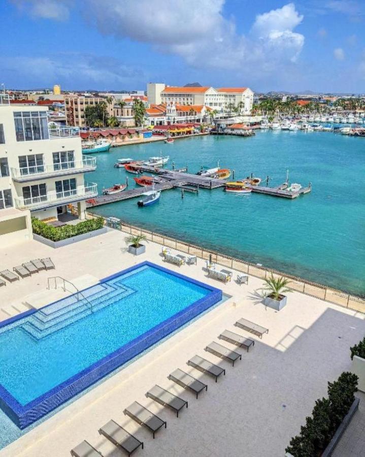 Stylish Luxury Condo, Central Location, Ocean View, Pool, Gym Oranjestad Bagian luar foto