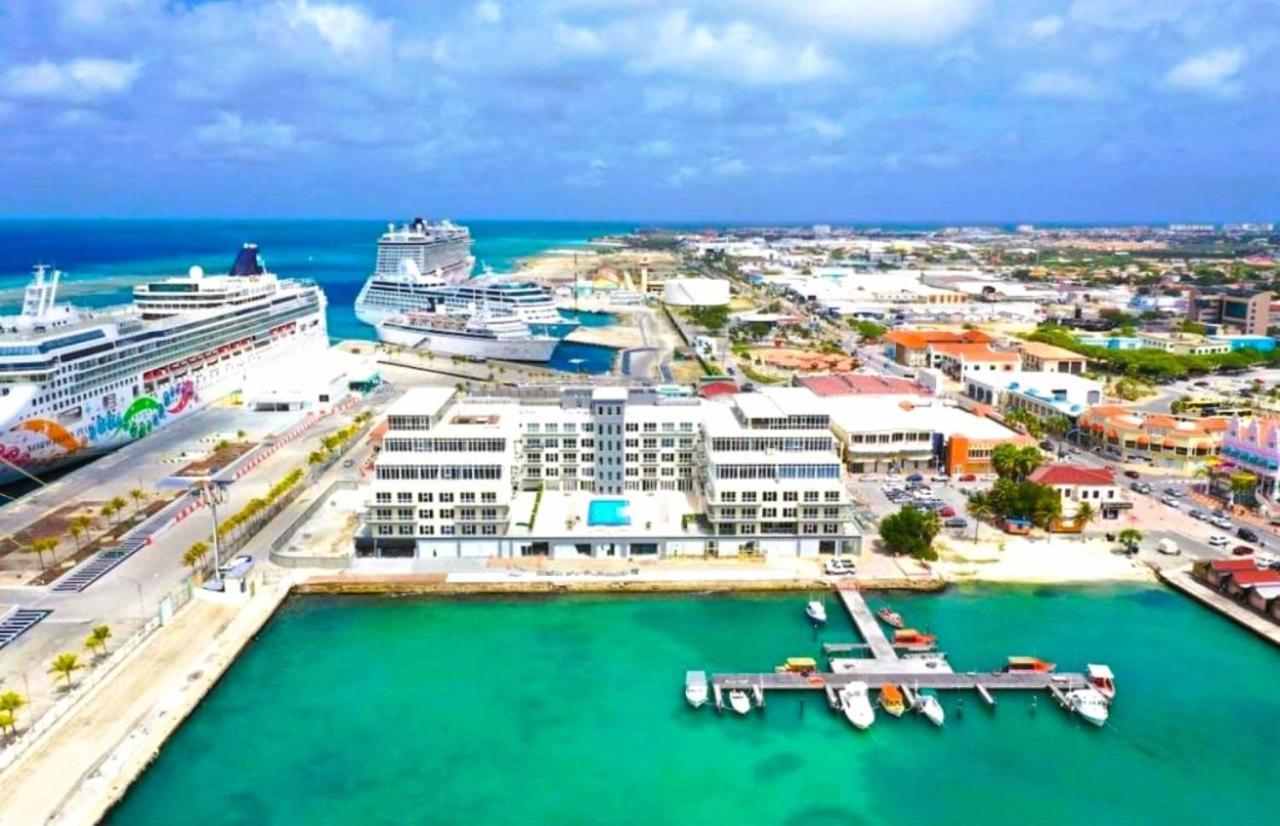 Stylish Luxury Condo, Central Location, Ocean View, Pool, Gym Oranjestad Bagian luar foto