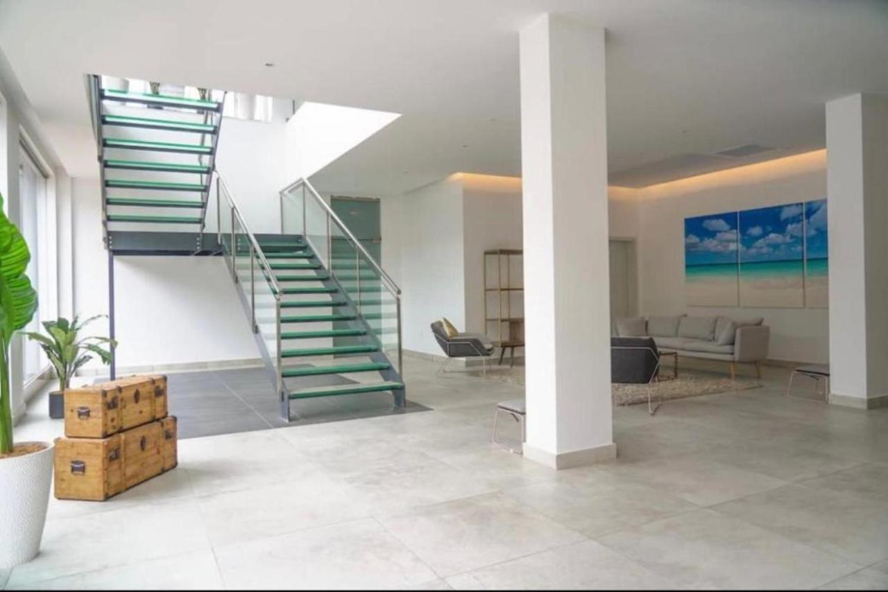 Stylish Luxury Condo, Central Location, Ocean View, Pool, Gym Oranjestad Bagian luar foto